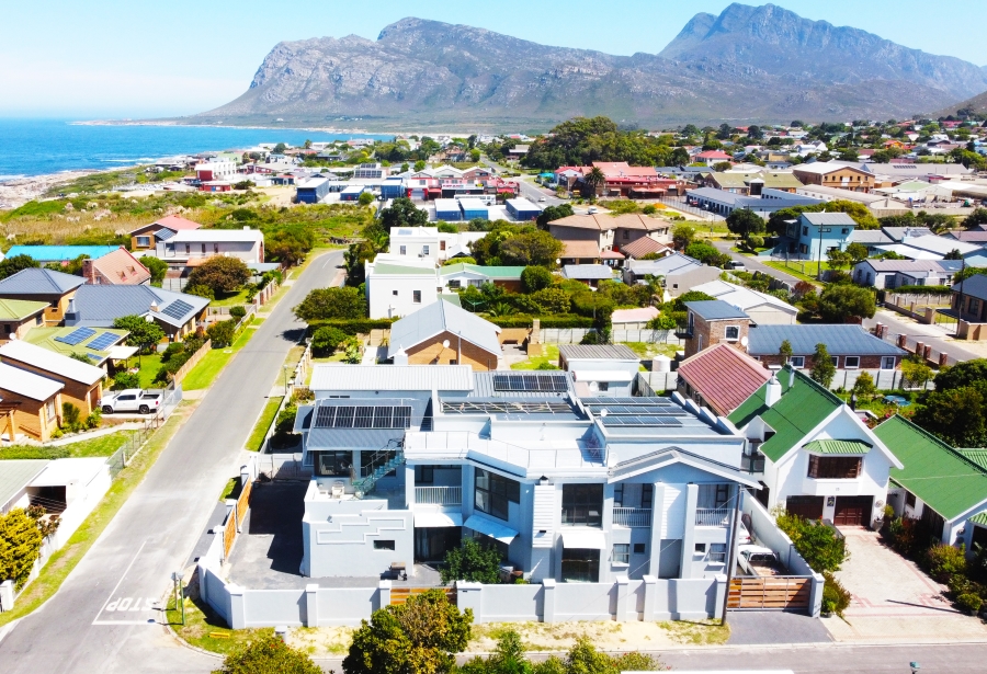 7 Bedroom Property for Sale in Kleinmond Western Cape